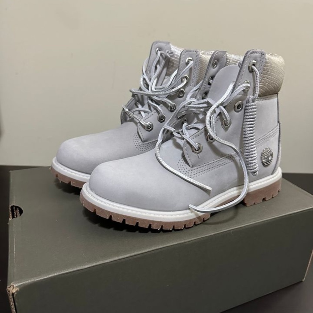 Timberland 6" Premium Light Grey Nubuck Waterproof Boots Women's Size 7 - New